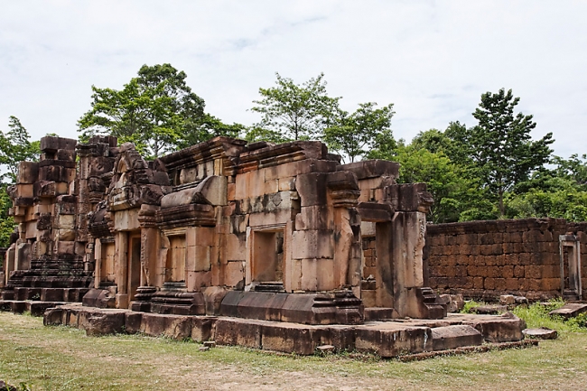 27-Prasat Ta Muen Thom-014